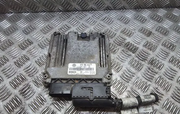 Volkswagen Touareg I Engine control unit/module 070906016F 0281011258
