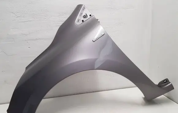 Renault Clio IV Fender 631014621R