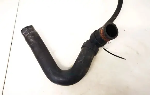 Volvo S40, V40 Engine coolant pipe/hose 30822040