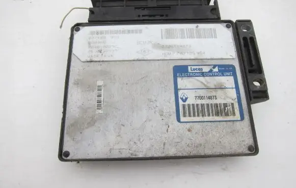 Renault Megane I Engine control unit/module 7700114873 7700105954