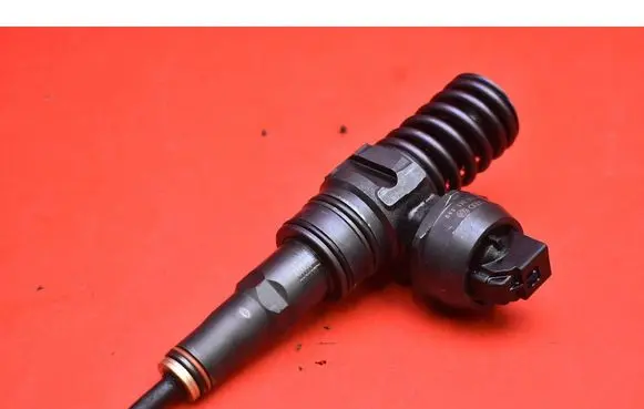 Seat Ibiza III (6L) Fuel injector 045130073T