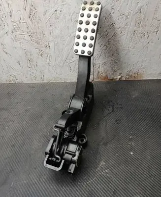 Mercedes-Benz A W169 Accelerator throttle pedal A1693000504 000531 210606