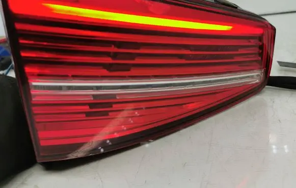 Volkswagen PASSAT B8 Tailgate rear/tail lights 3G9945307A 81450102
