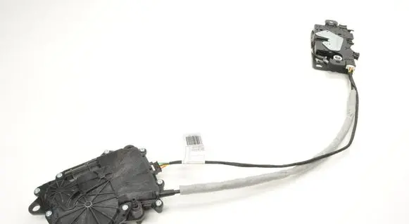 BMW 4 G22 G23 G24 G26 Tailgate lock latch 7441014