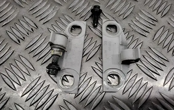 Volvo V70 Rear door hinge set A046572