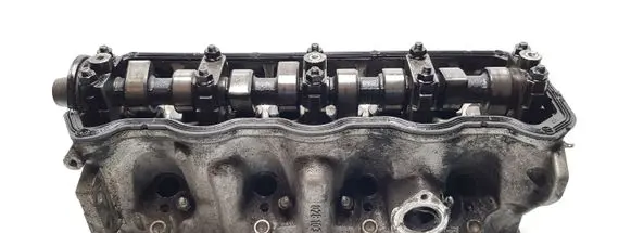 Volkswagen Golf III Engine head 028103373N