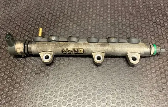 Nissan X-Trail T31 Fuel main line pipe 8200718753 0445214155 H8200610223