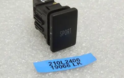 Toyota Corolla E160 E170 Aerial antenna switch 8472002050 8472002051