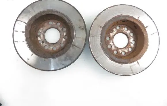 Volkswagen PASSAT B6 Rear brake disc