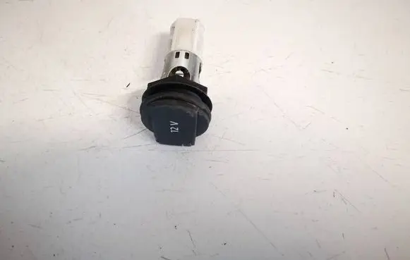 Volkswagen PASSAT B6 Cigarette lighter 