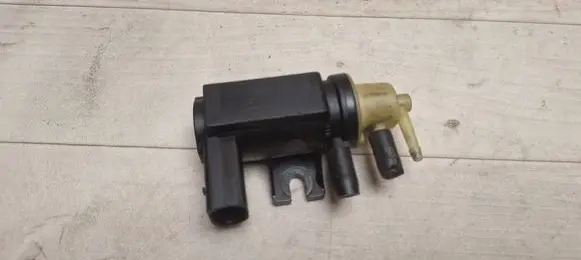 Volkswagen PASSAT B6 Turbo solenoid valve 1K0906627A 1K0906627