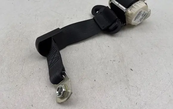 Rear seatbelt