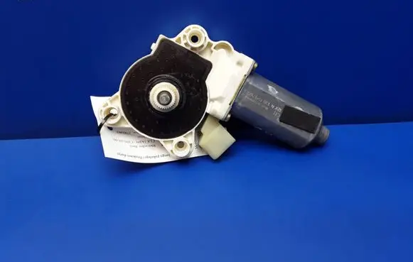 Mercedes-Benz CLK A209 C209 Front door window regulator motor 0130821921 A2308201042
