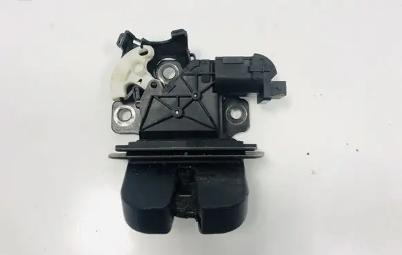Audi A4 S4 B7 8E 8H Tailgate/trunk/boot lock/catch/latch 8P4827505B