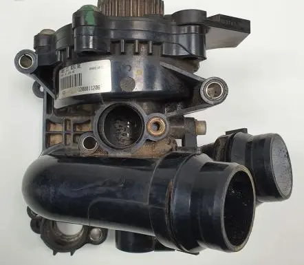 Volkswagen PASSAT B7 Water pump 06H121026BE
