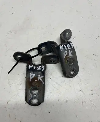 Toyota RAV 4 (XA20) Front door upper hinge
