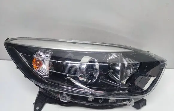 Renault Captur Headlight/headlamp 260102734R