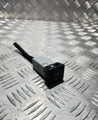 Honda ZR-V USB socket connector 8A350-TJB-A113-M1