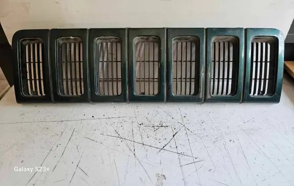 Jeep Grand Cherokee Front grill 55055059