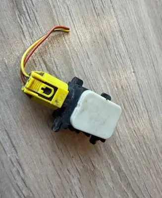 Mercedes-Benz S W221 Airbag deployment crash/impact sensor 0038202926