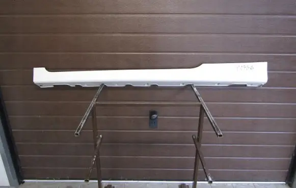 Front sill (body part)
