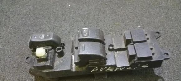 Toyota Avensis T220 Electric window control switch 2499