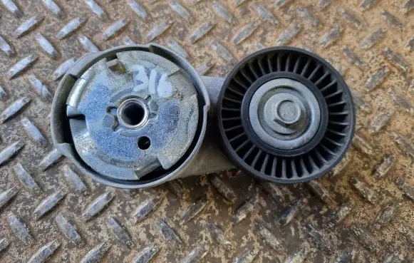 Dodge Charger Generator/alternator belt tensioner