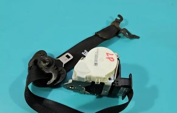 BMW 3 E90 E91 Front seatbelt 33059848 IMPRK1489957