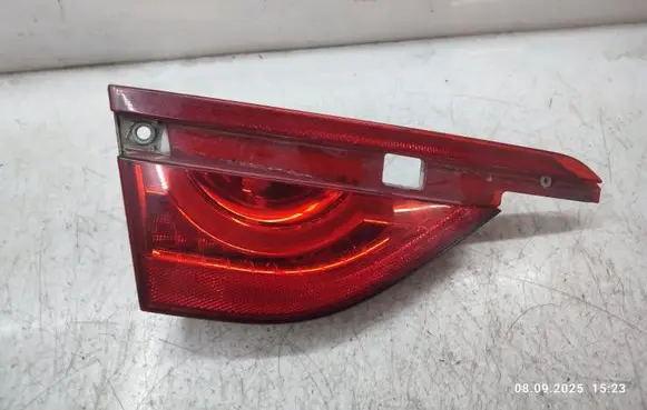 Tailgate rear/tail lights