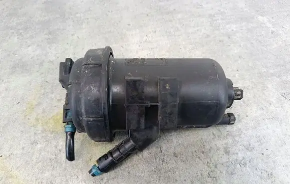 Opel Astra H Fuel filter housing 