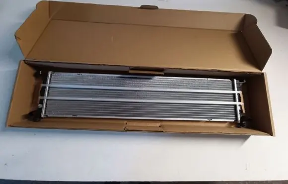 Tesla Model S Coolant radiator 600737200A