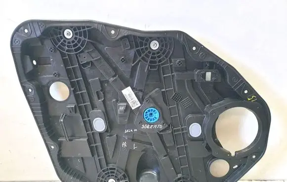 KIA Sorento Front door window regulator with motor 82470P2020