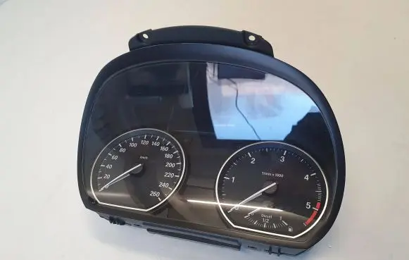 BMW 1 E82 E88 Speedometer (instrument cluster) 9187332 403205500 170910