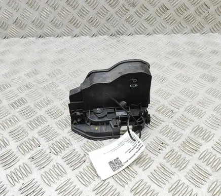 BMW 5 F10 F11 Front door lock 7202146