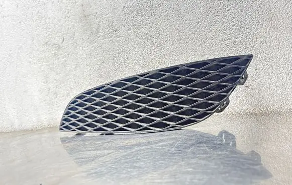 Opel Astra H Front bumper lower grill 13225762 375768702