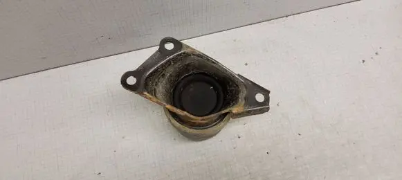 Volkswagen Transporter - Caravelle T5 Engine mount bracket