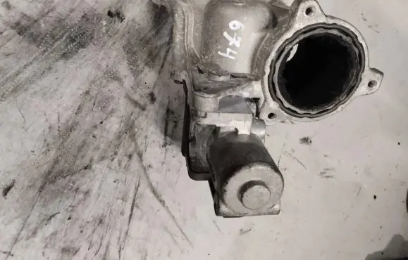 Volkswagen Golf V EGR valve 03G131502