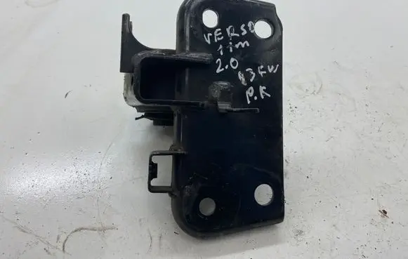 Toyota Verso Engine mount bracket