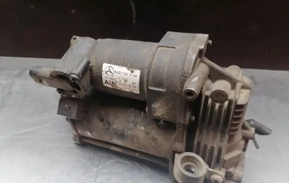 Mercedes-Benz S W221 Air suspension compressor/pump A2213201704