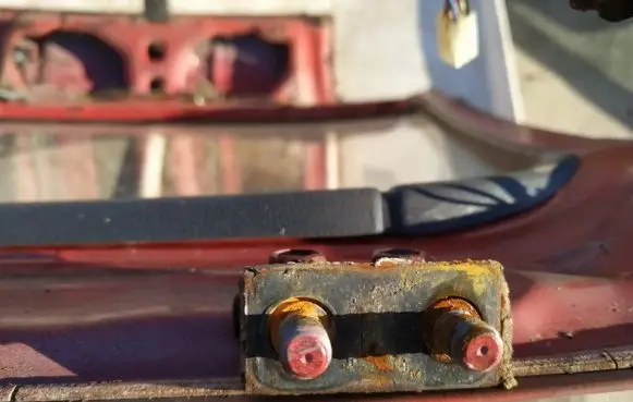 Toyota Corolla E90 Tailgate/trunk/boot hinge