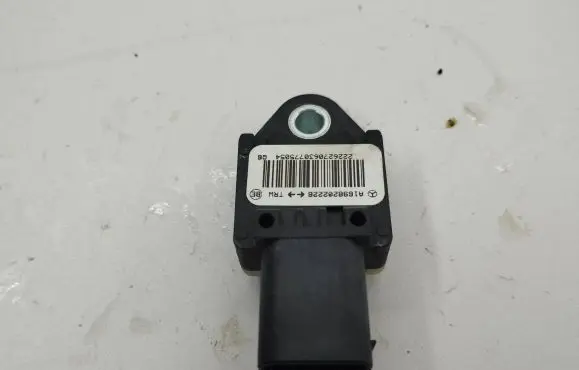 Mercedes-Benz A W169 Airbag deployment crash/impact sensor A1698202226
