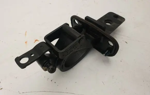 Volvo XC70 Tailgate/trunk/boot hinge 31213425