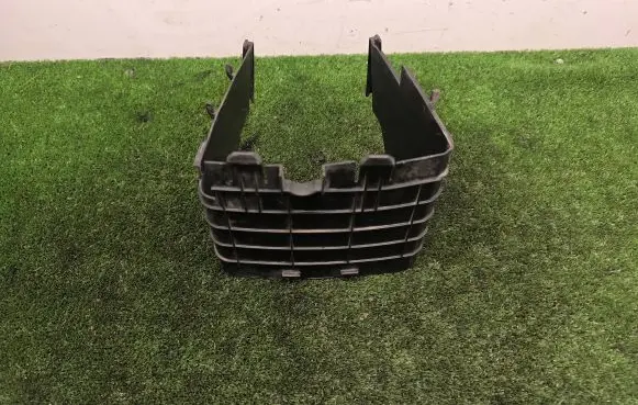 Volkswagen PASSAT B7 Battery box tray 3C0915335