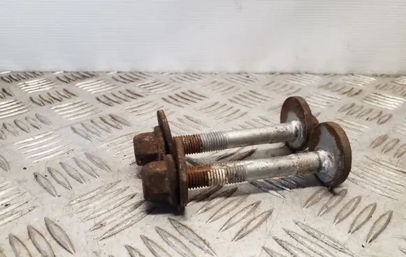 Volkswagen PASSAT B7 Rear suspension camber bolt 