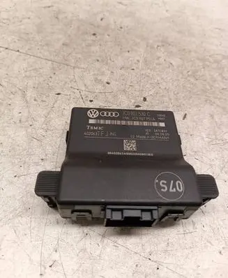 Volkswagen PASSAT B6 Gateway control module 3C0907530C 3C0907951A 402063T