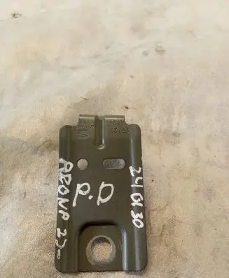 Seat Arona Fender mounting bracket 6f0821432