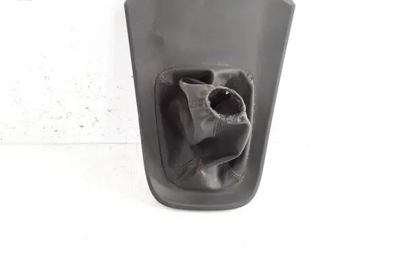 Nissan Primera Gear shifter surround trim plastic 96935AV610 0201110219