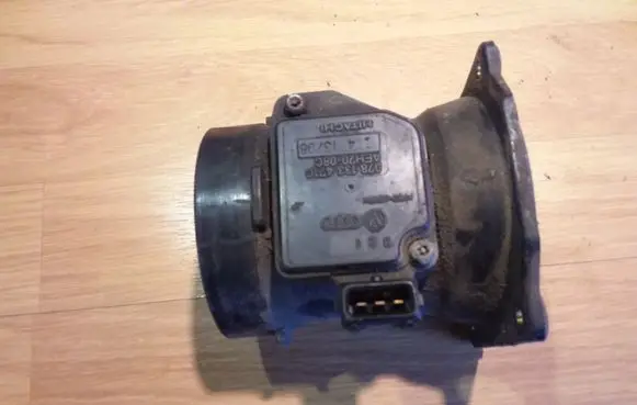Audi A6 S6 C5 4B Mass air flow meter 078133471C