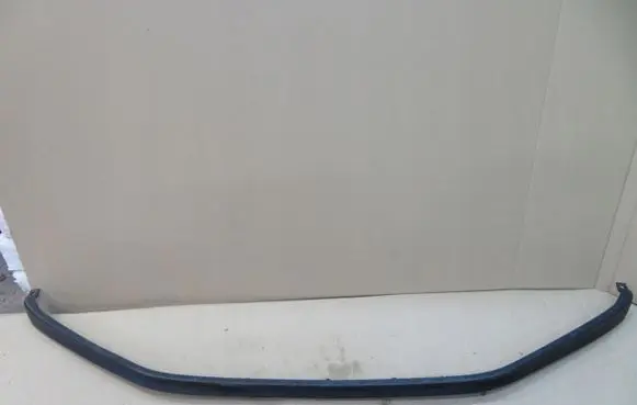 Front bumper lip