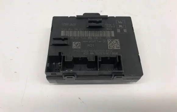 Volkswagen PASSAT B8 Other control units/modules 5Q0959595B 5Q0959595E